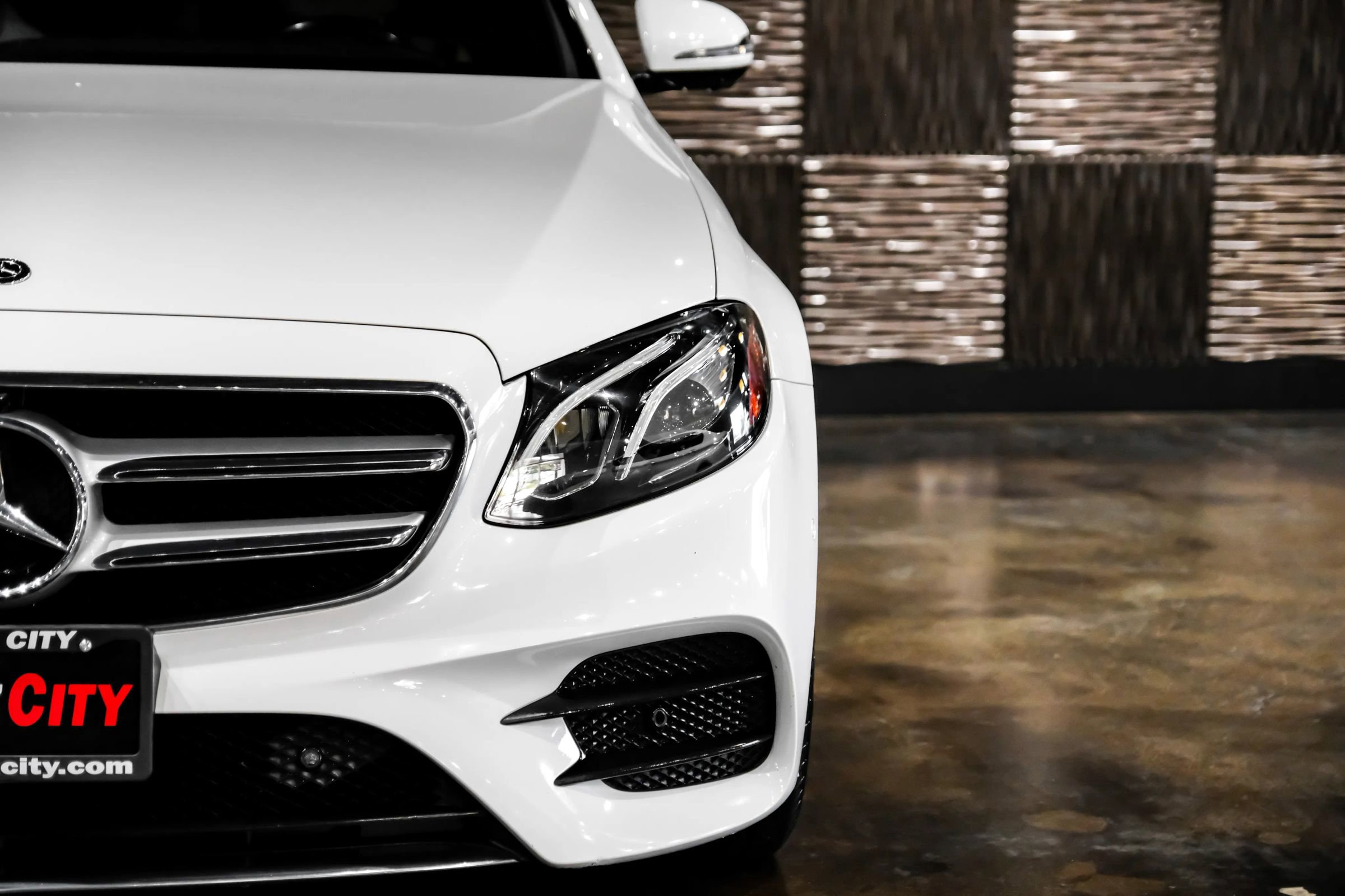 Used 2019 Mercedes-Benz E 300 4MATIC image 39