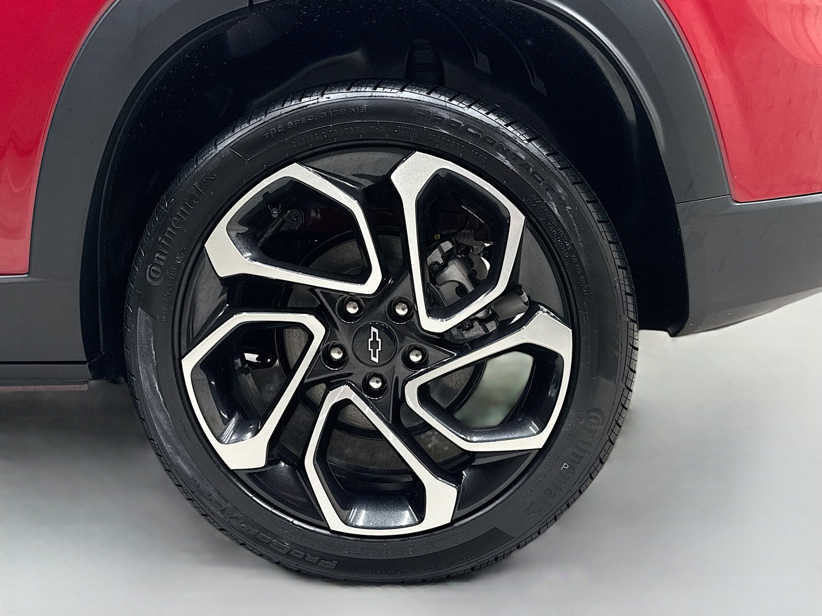 New 2026 Chevrolet Trax RS w/ Sunroof Package FWD image 35
