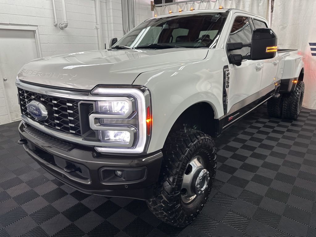 Used 2024 Ford F350 King Ranch image 4