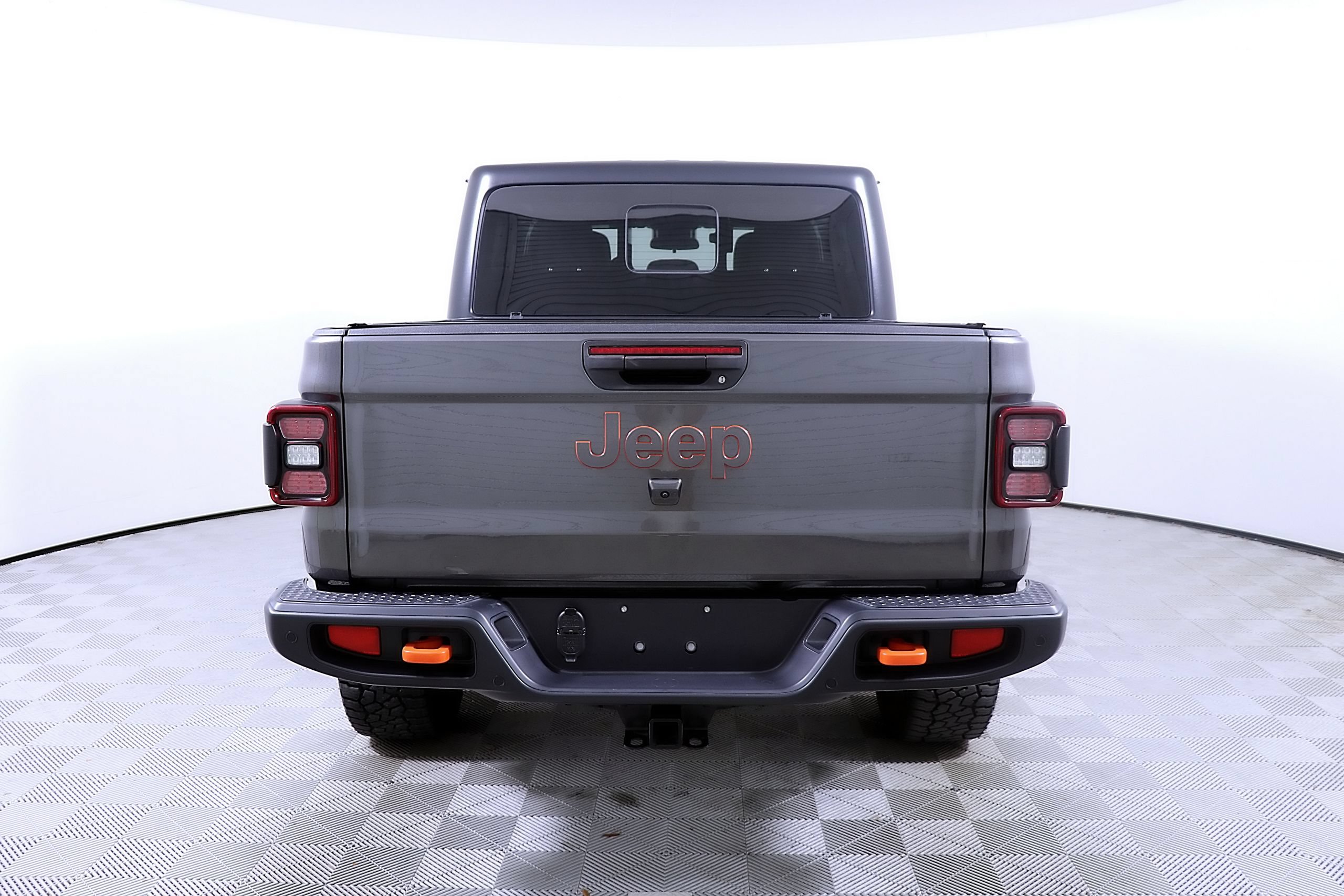 Used 2025 Jeep Gladiator Mojave w/ Safety Group AWD/4WD image 8