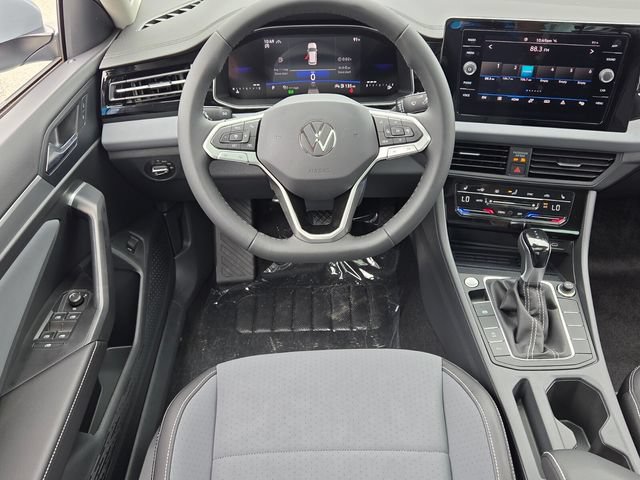 New 2026 Volkswagen Jetta SE FWD image 7
