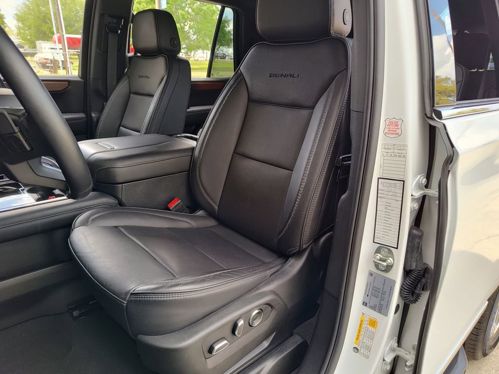 Used 2025 GMC Yukon Denali image 23