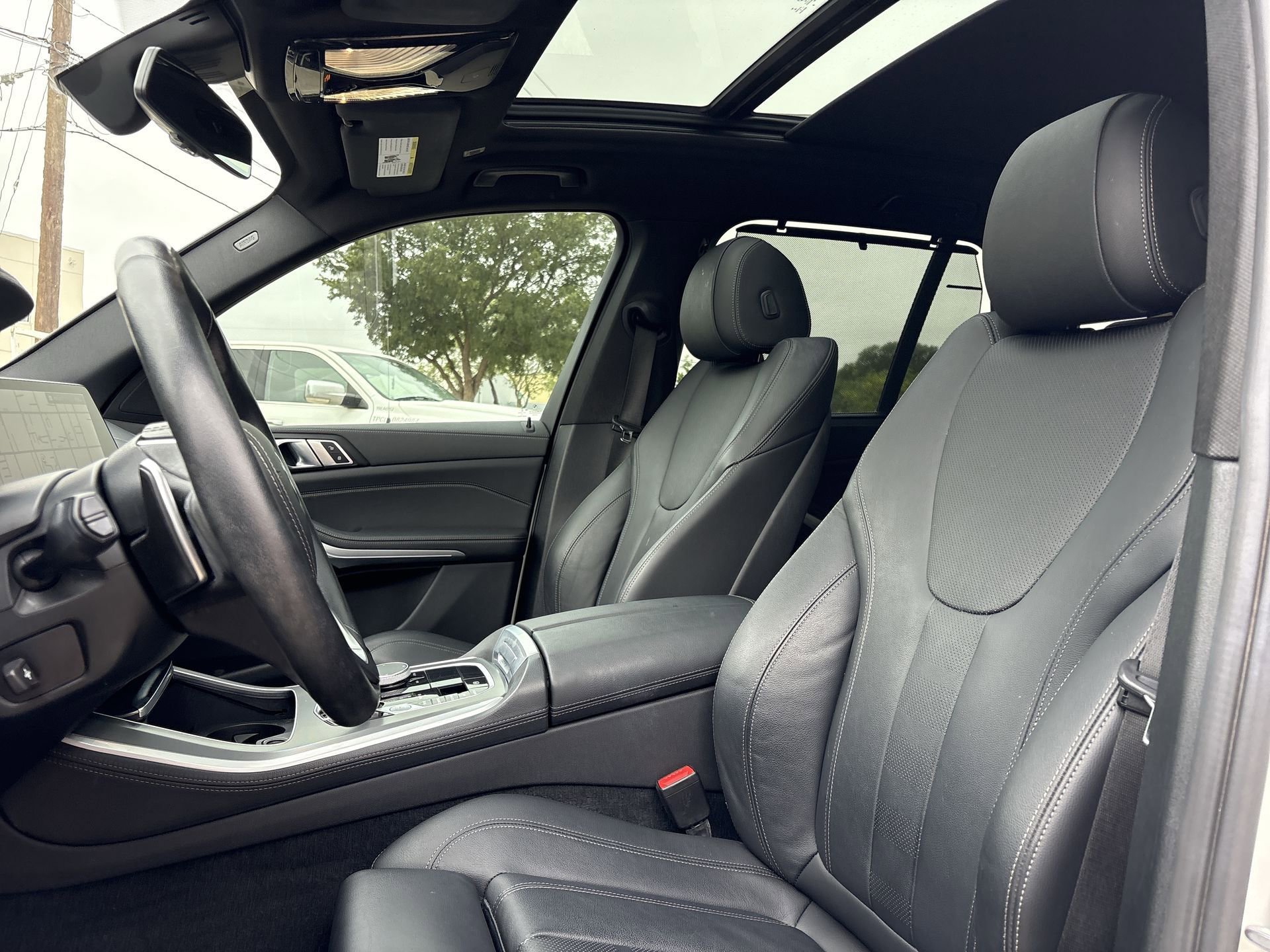 Used 2022 BMW X5 xDrive40i w/ Premium Package AWD/4WD image 16