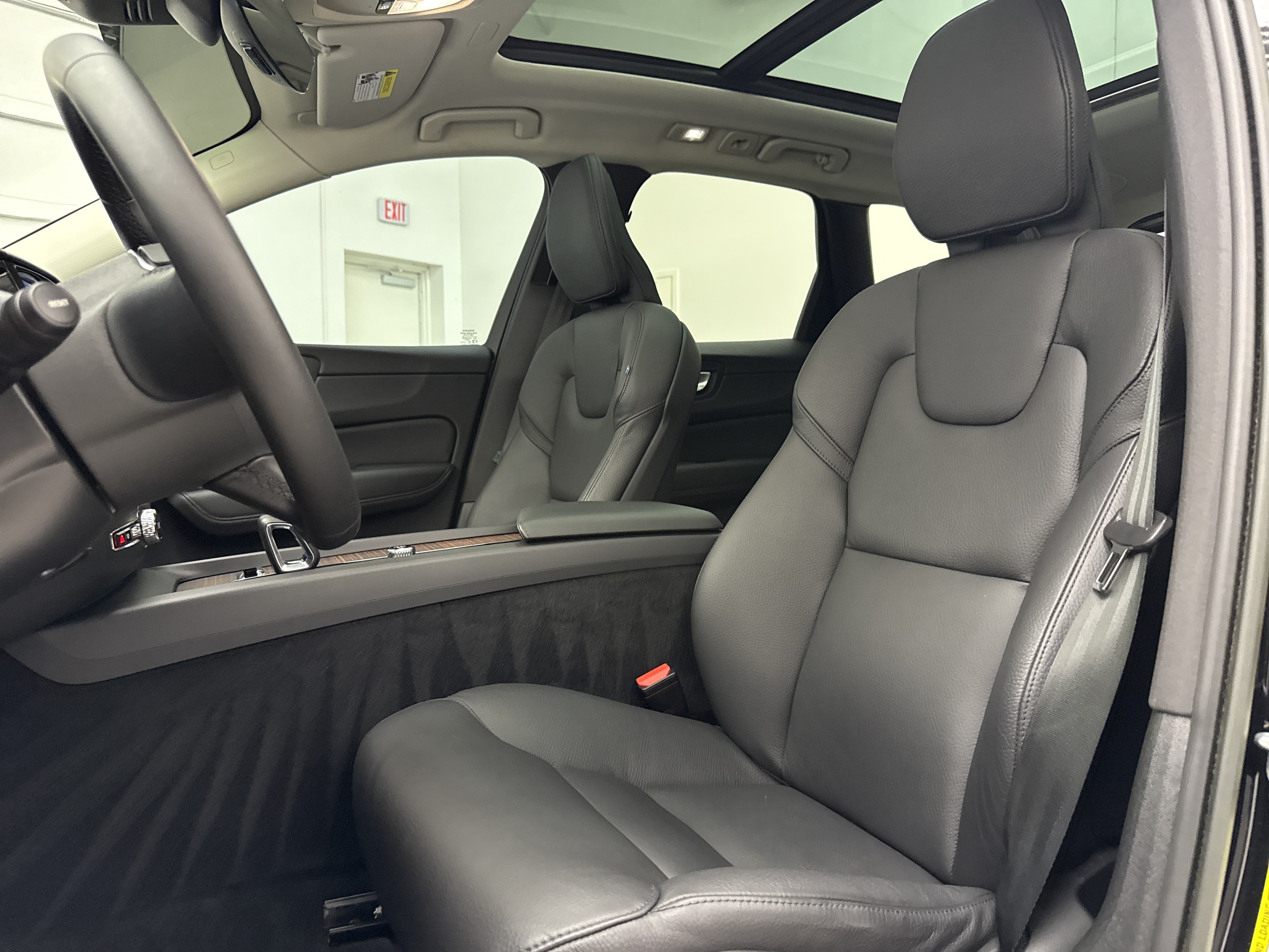 Certified 2023 Volvo XC60 B5 Plus w/ Climate Package FWD image 13