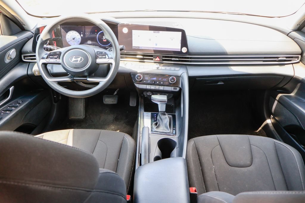 Used 2024 Hyundai Elantra SEL FWD image 6