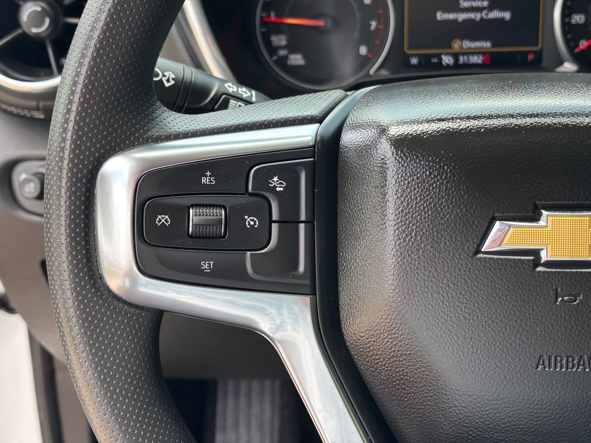 Used 2025 Chevrolet Blazer LT FWD image 18