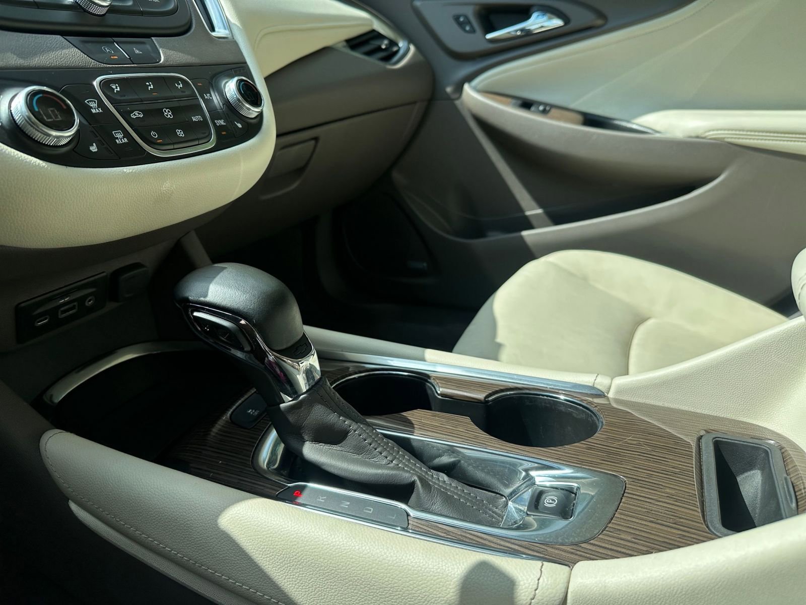 Used 2024 Chevrolet Malibu LT image 41