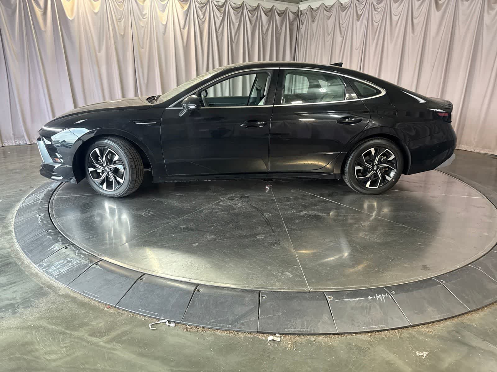 Used 2025 Hyundai Sonata SEL FWD image 8