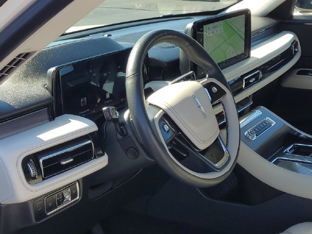 Certified 2025 Lincoln Aviator AWD w/ Jet Appearance Package image 11