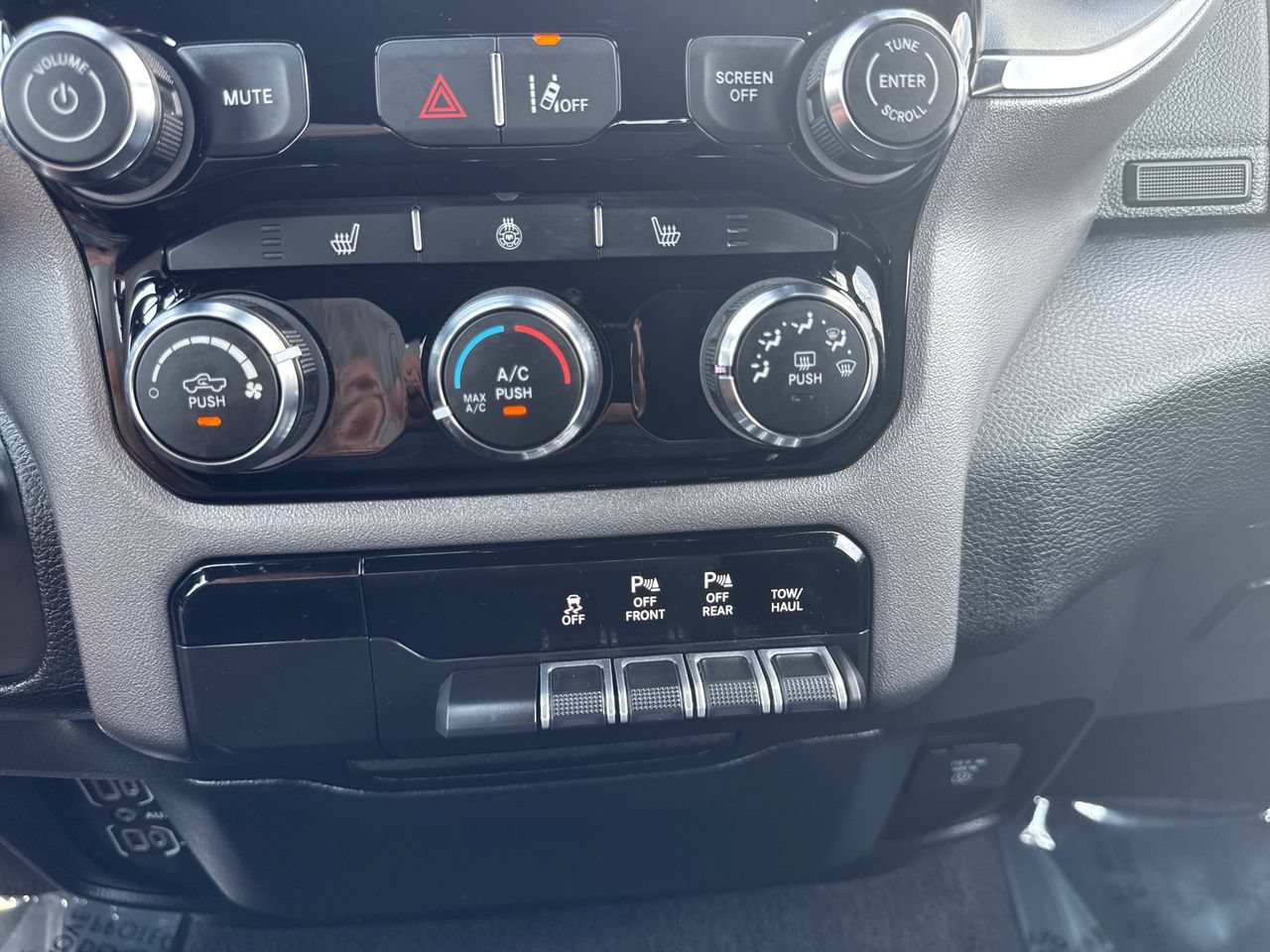 Used 2025 RAM 1500 Big Horn AWD/4WD image 22