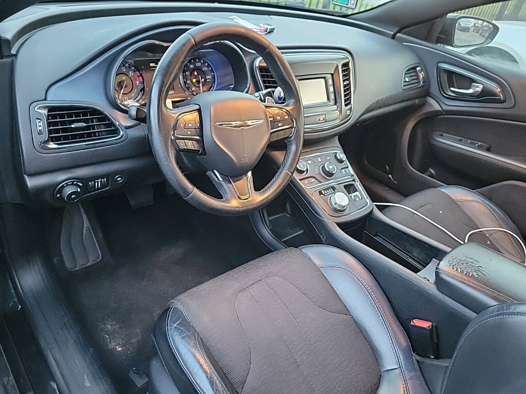 Used 2015 Chrysler 200 S FWD image 7