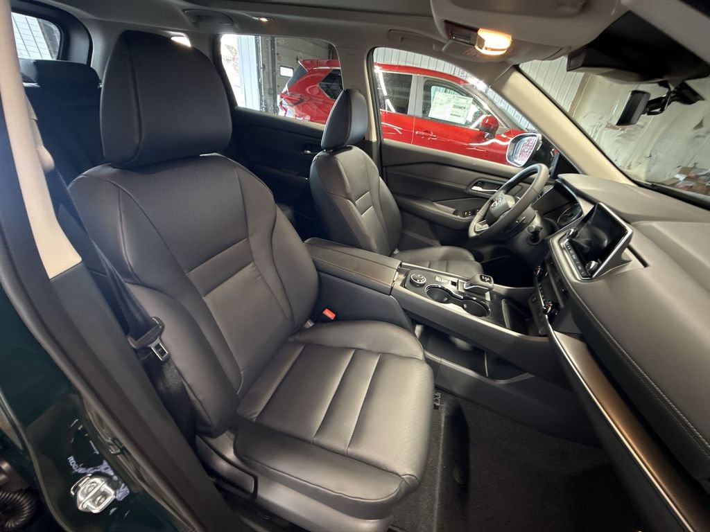 New 2026 Nissan Rogue Dark Armor AWD/4WD image 25