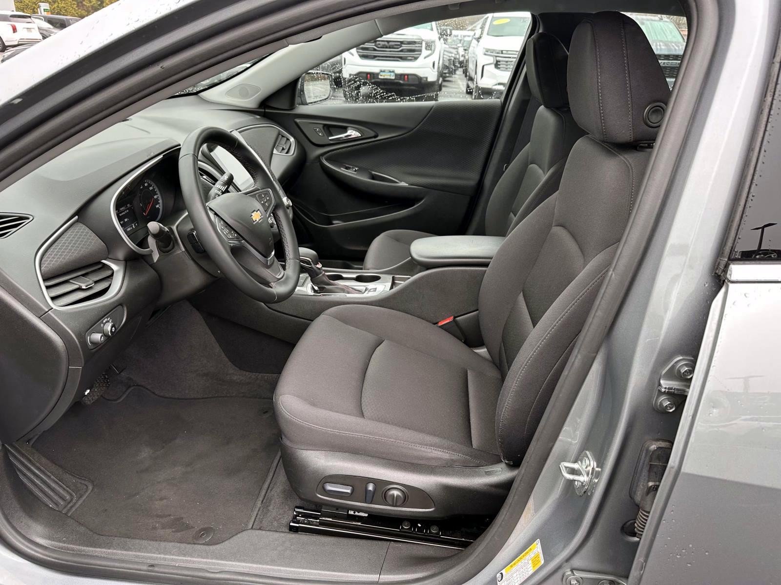 Used 2023 Chevrolet Malibu RS FWD image 11