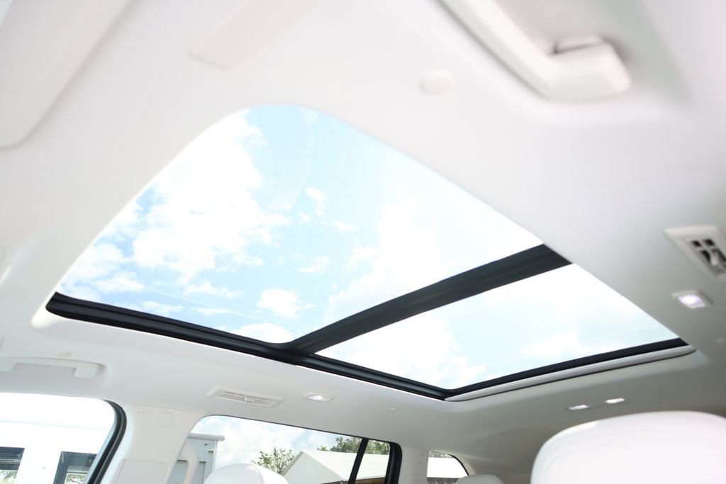 New 2026 Buick Enclave Avenir w/ Super Cruise Package image 18