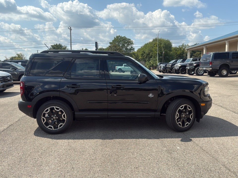 New 2025 Ford Bronco Sport Outer Banks w/ Outer Banks Tech Package+ image 9