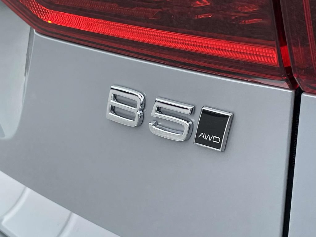 New 2026 Volvo XC60 B5 Plus w/ Protection Package Premier AWD/4WD image 29
