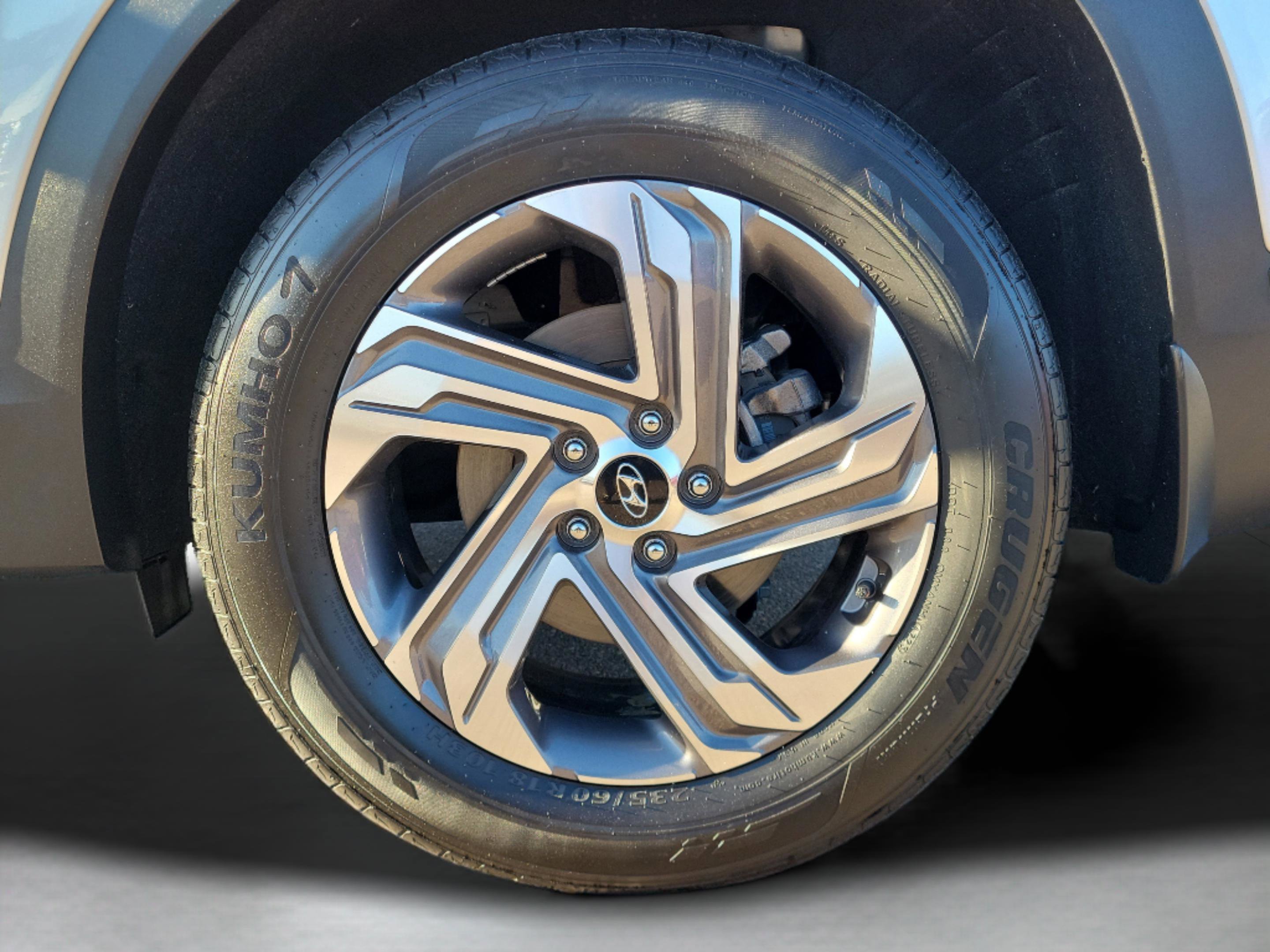 Used 2023 Hyundai Santa Fe SE image 6