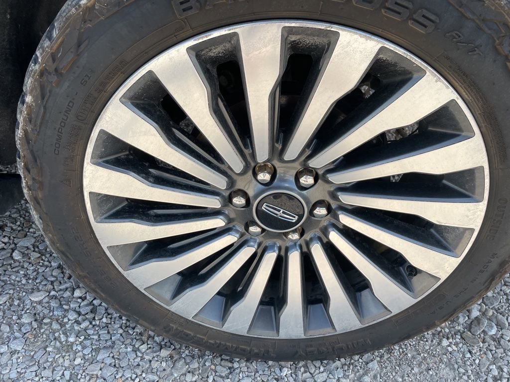 Used 2018 Lincoln Navigator L Reserve w/ Technology Package AWD/4WD image 9