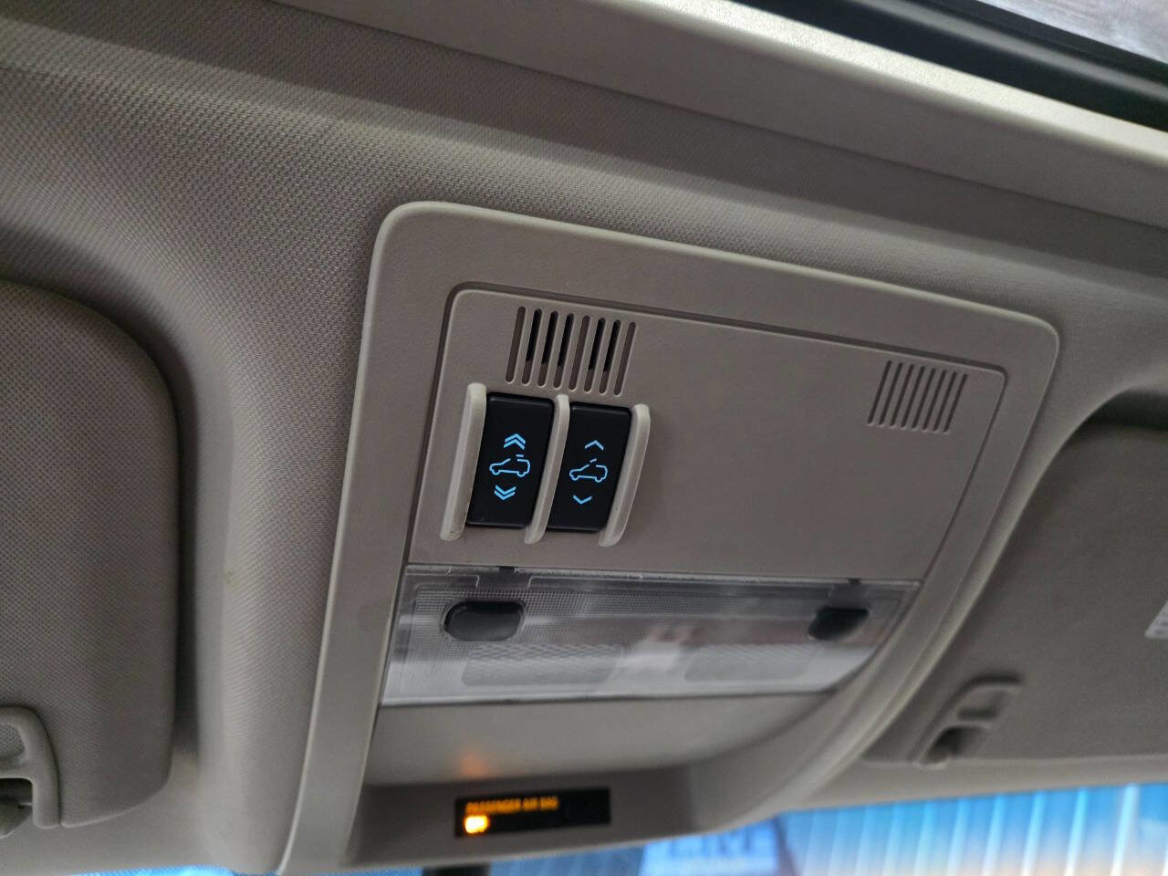 Used 2014 Chevrolet Suburban LT image 24