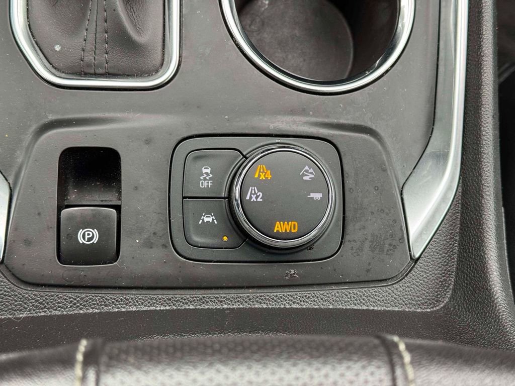 Used 2021 Chevrolet Traverse High Country image 32