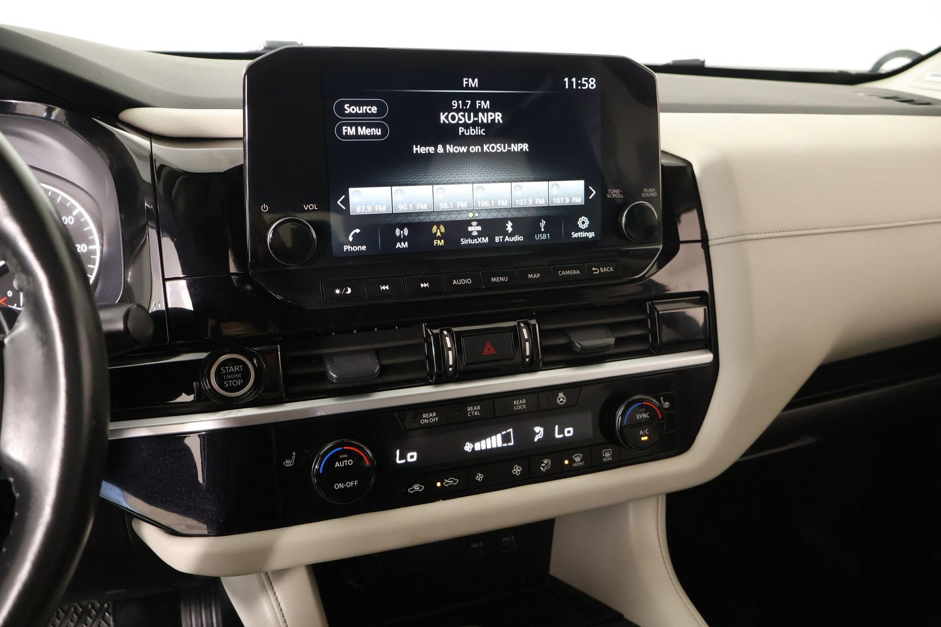 Used 2024 Nissan Pathfinder SL w/ SL Premium Package AWD/4WD image 5