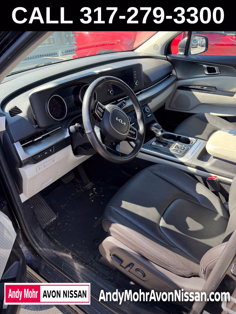 Used 2024 Kia Carnival LX FWD image 7