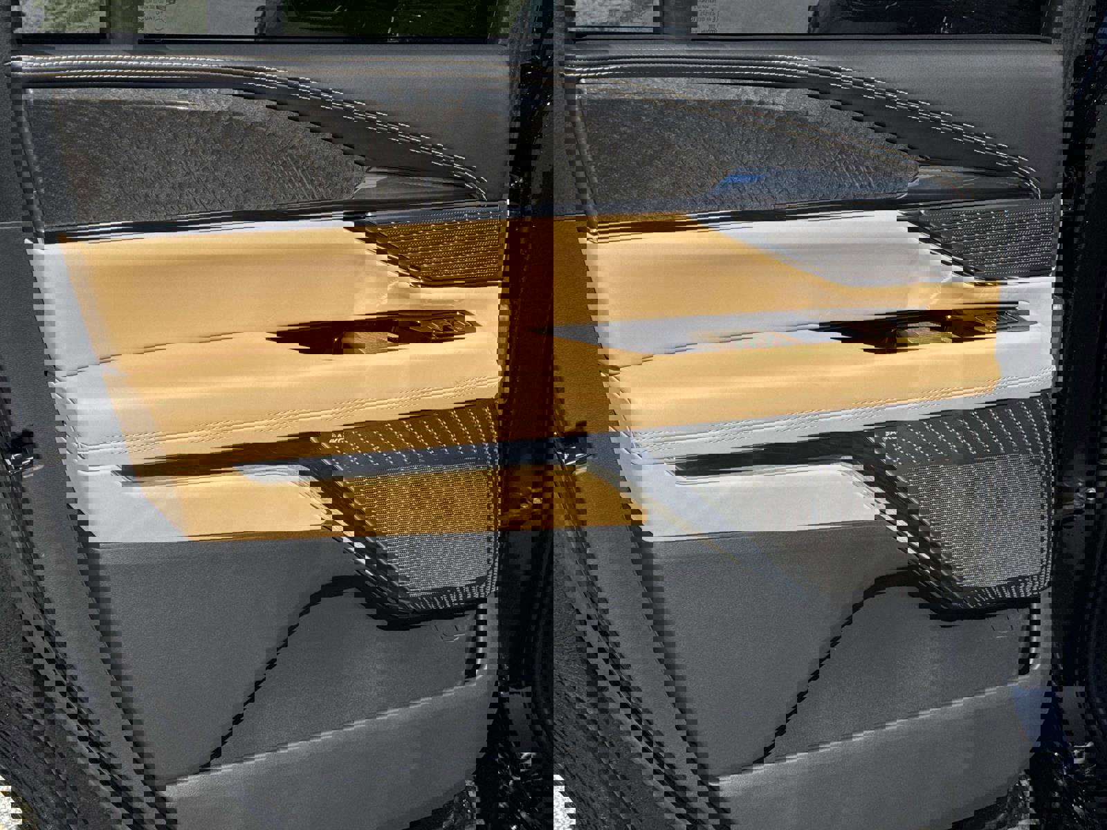 New 2025 Cadillac Escalade IQ Luxury 2 image 12