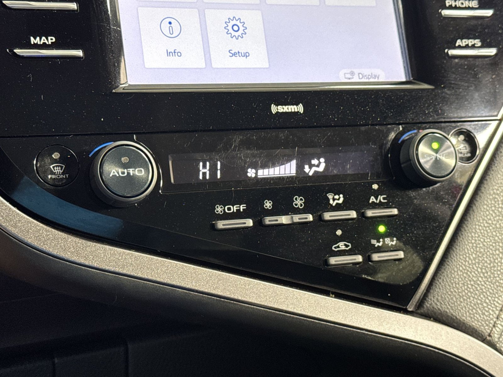 Used 2020 Toyota Camry LE FWD image 22