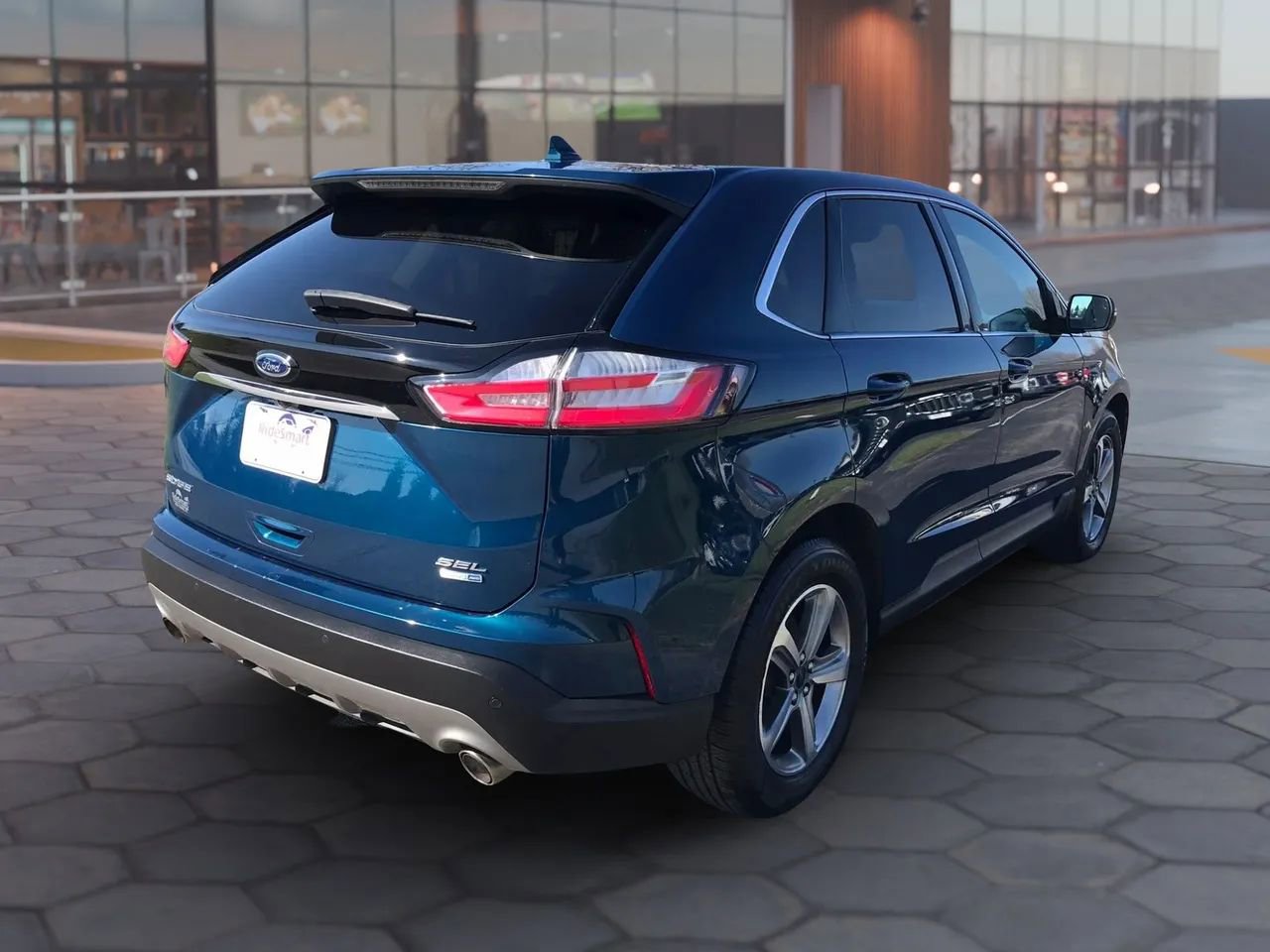 Used 2020 Ford Edge SEL w/ Cold Weather Package image 5