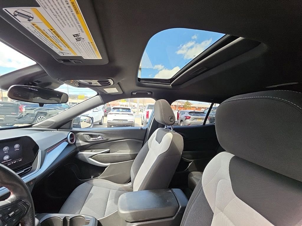 Used 2024 Chevrolet Trax RS w/ Sunroof Package image 25