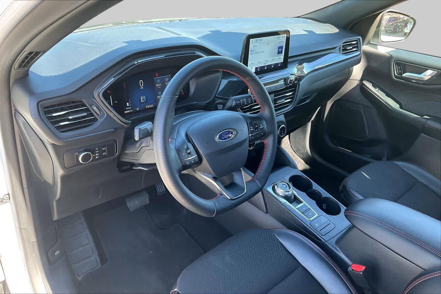 Used 2025 Ford Escape ST-Line FWD image 17