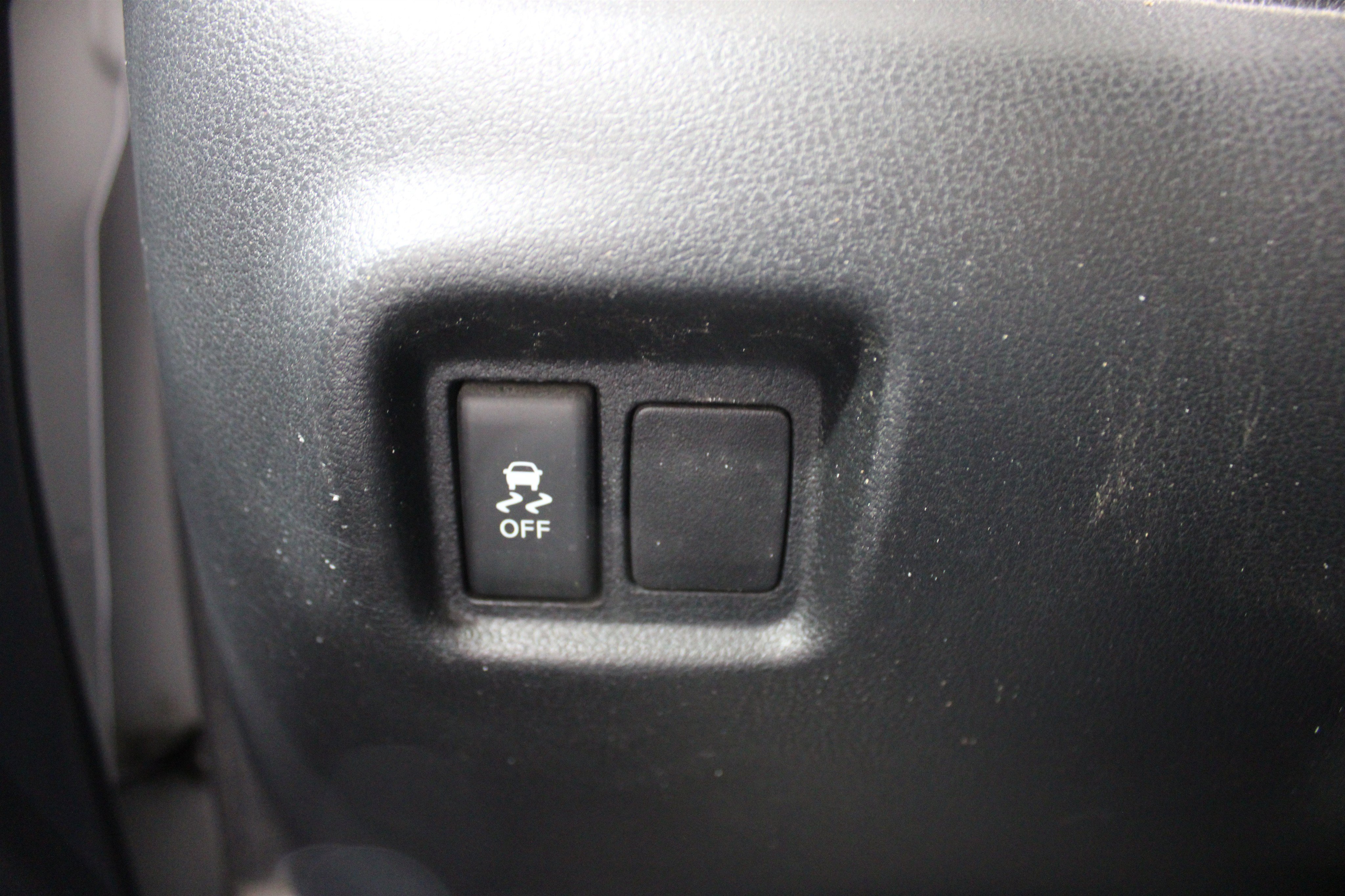 Used 2014 Nissan Versa S Plus FWD image 6