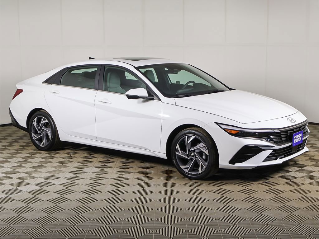 Certified 2025 Hyundai Elantra Limited image 2