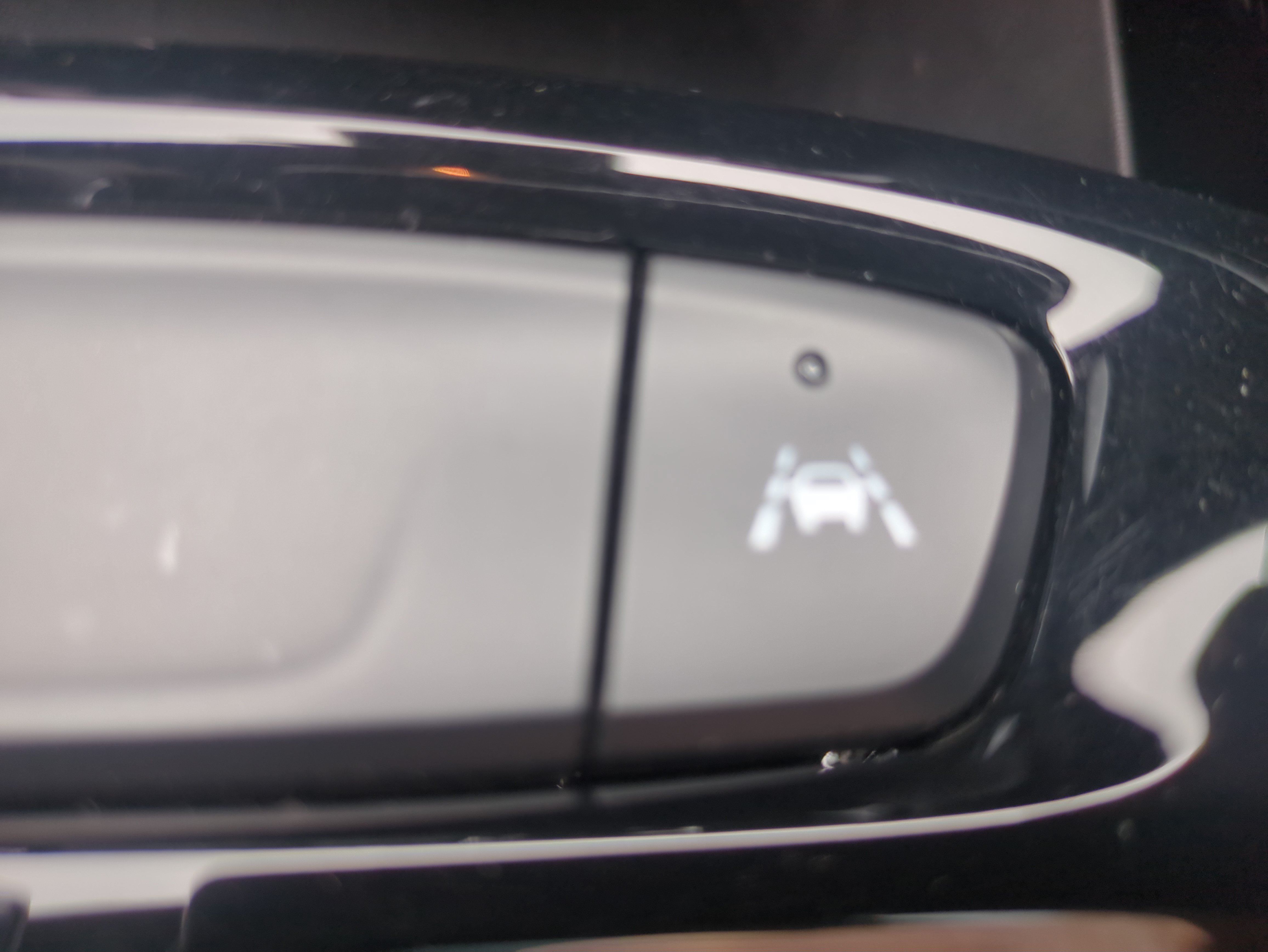Used 2024 Chevrolet Trax RS FWD image 23