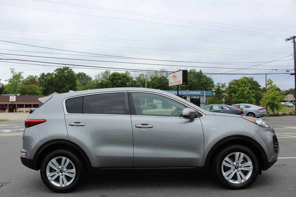 Used 2019 Kia Sportage LX AWD/4WD image 4