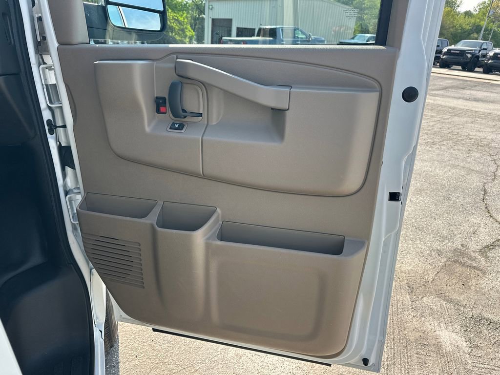 Used 2023 Chevrolet Express 2500 w/ Driver Convenience Package image 15