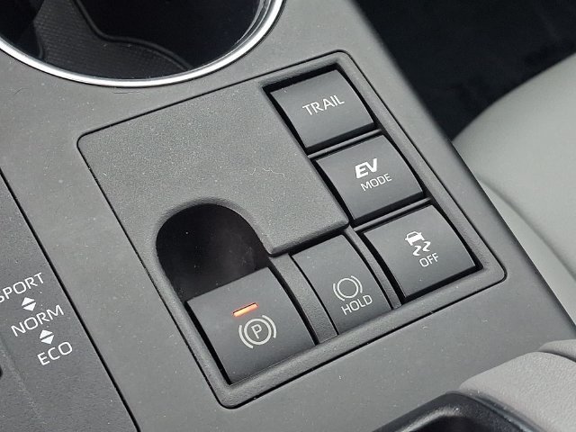 Used 2024 Toyota Highlander XLE AWD/4WD image 28