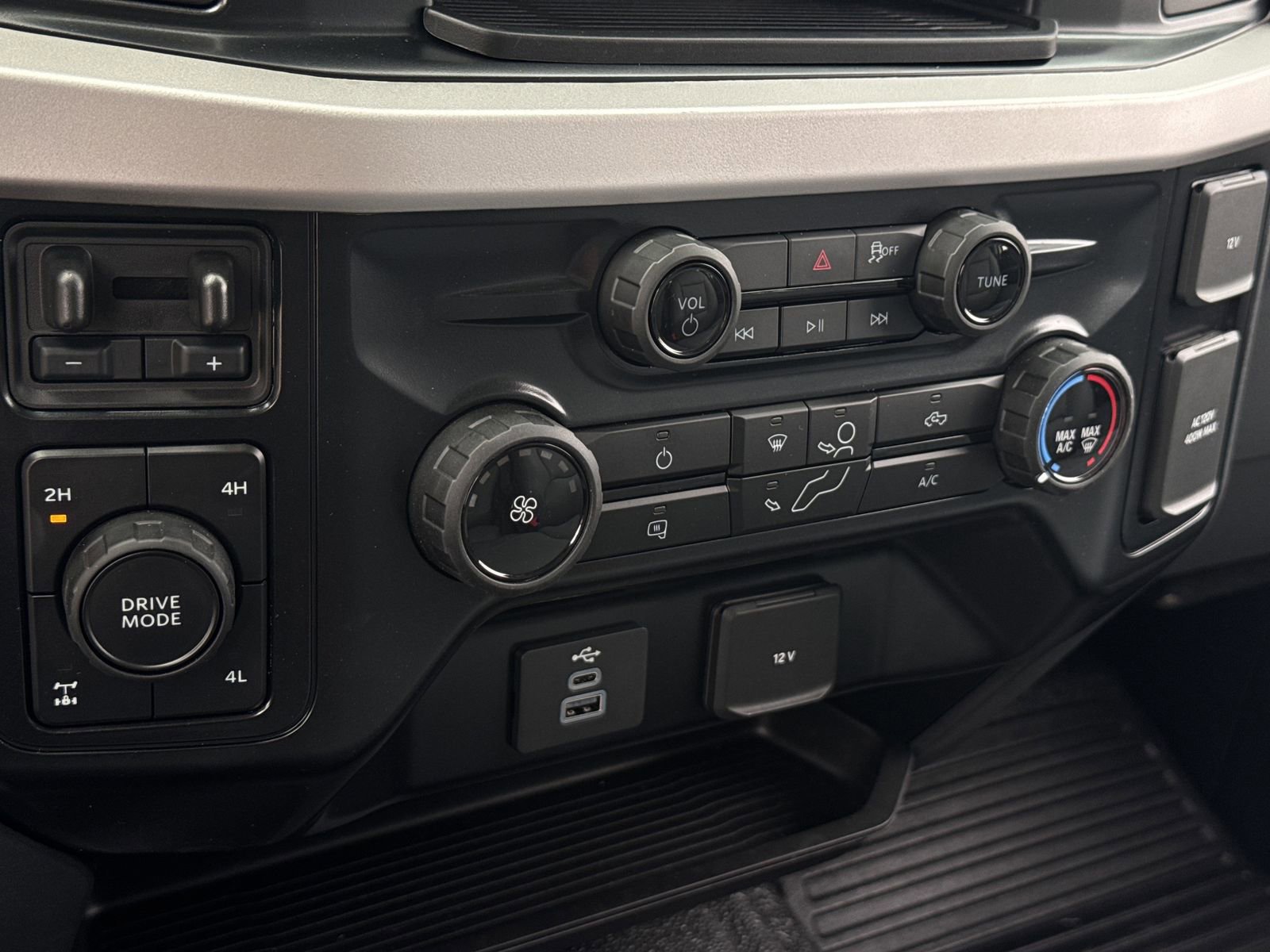 Used 2025 Ford F250 XL image 23