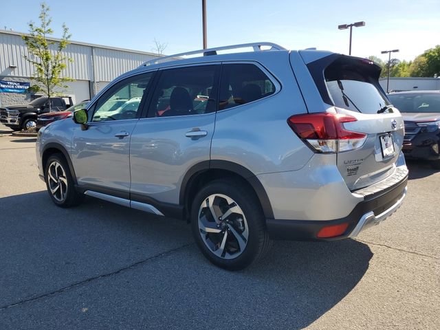 Used 2022 Subaru Forester Touring w/ Popular Package #2 image 4