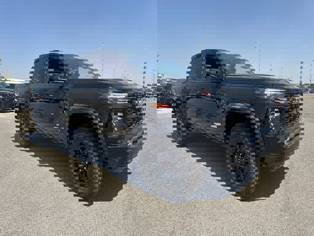 New 2026 GMC Canyon Elevation w/ Convenience Package image 8