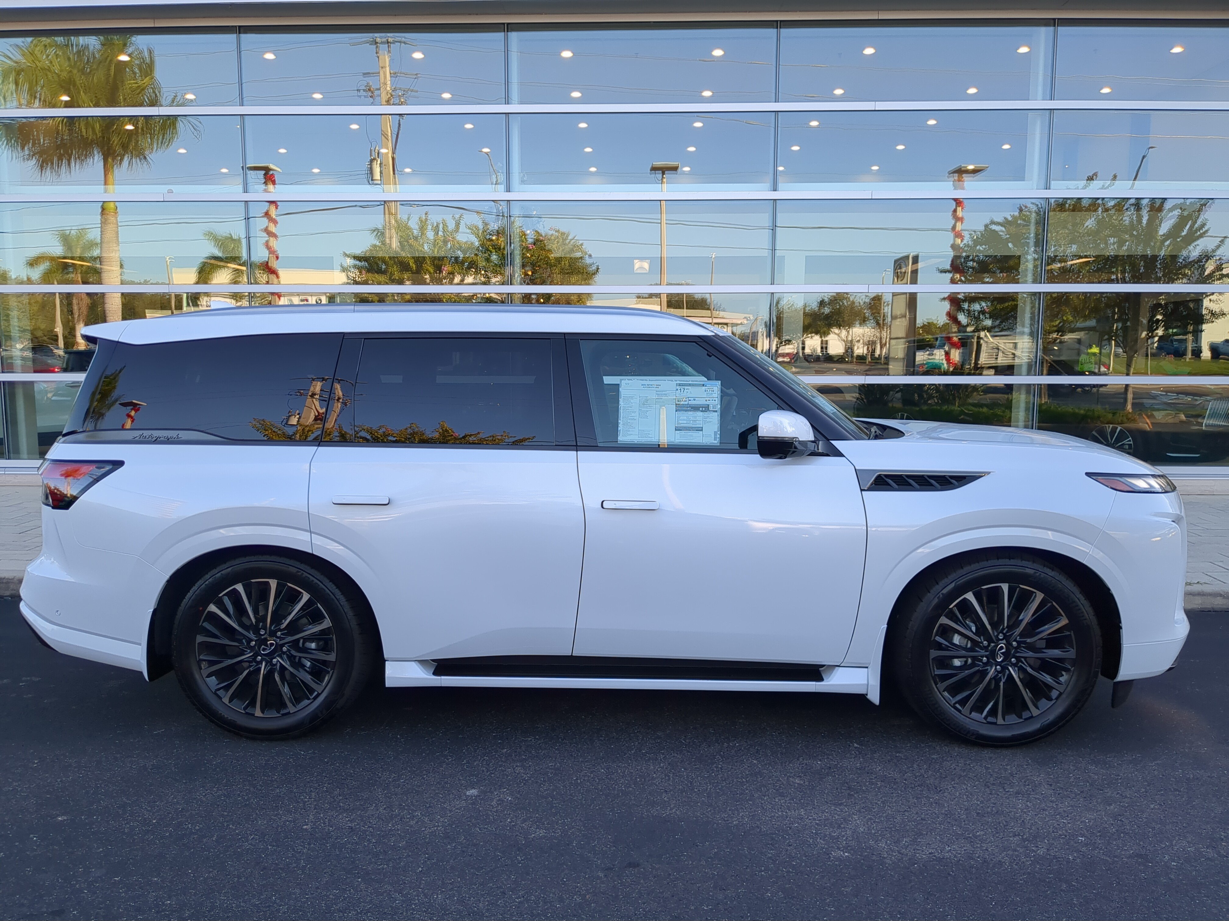 New 2026 INFINITI QX80 Autograph w/ Premium Cargo Package AWD/4WD image 3
