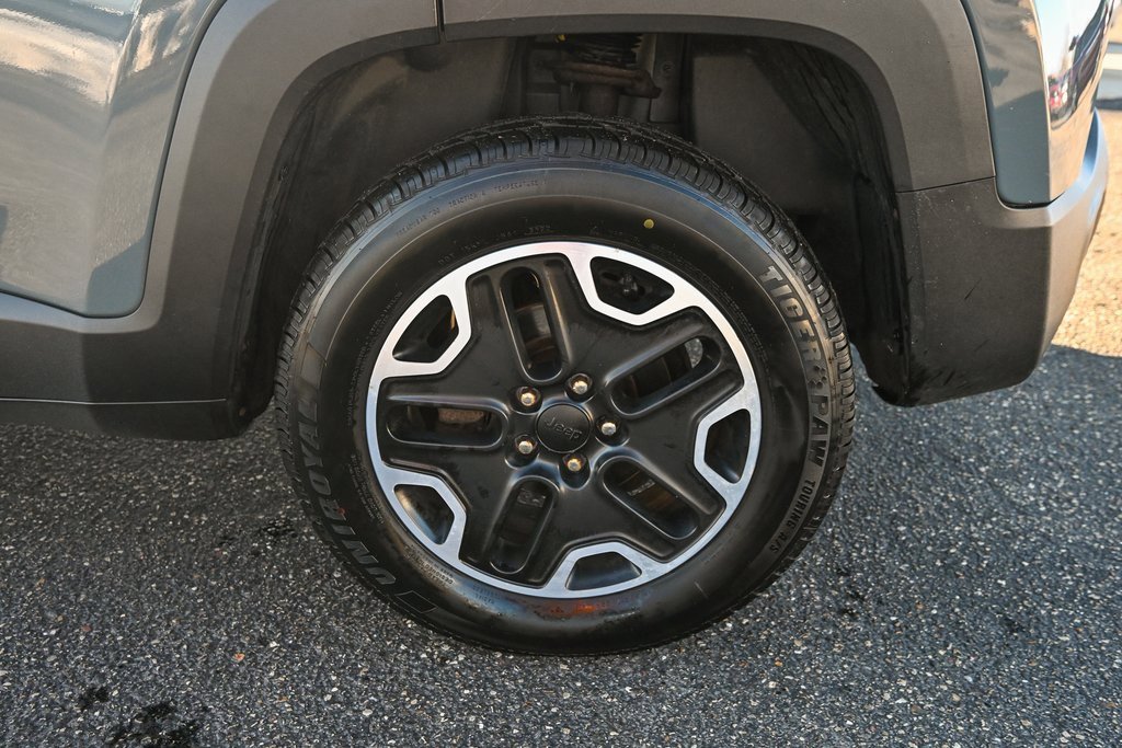 Used 2015 Jeep Renegade Trailhawk image 11