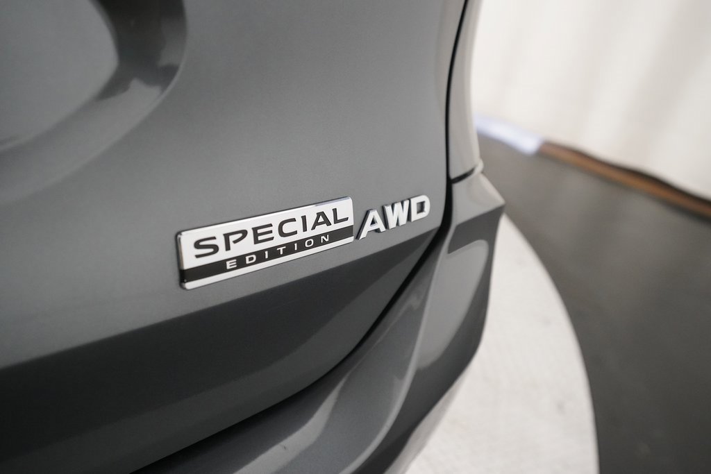 Used 2020 Nissan Rogue SV image 32