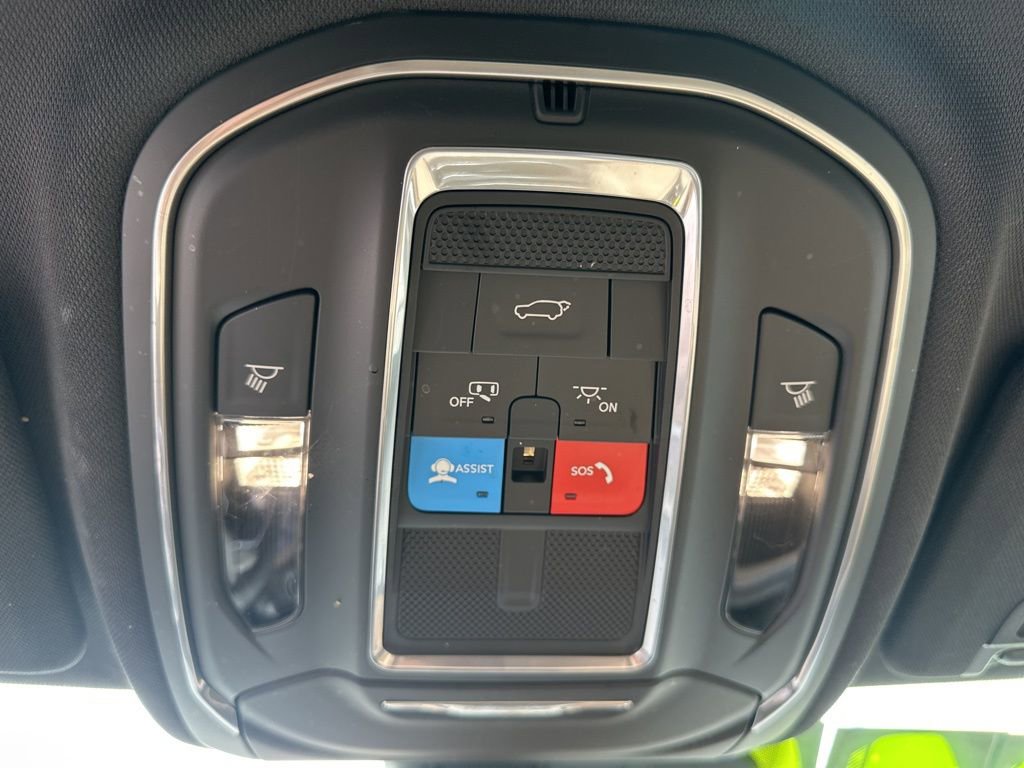 Used 2024 Jeep Grand Cherokee Limited image 22