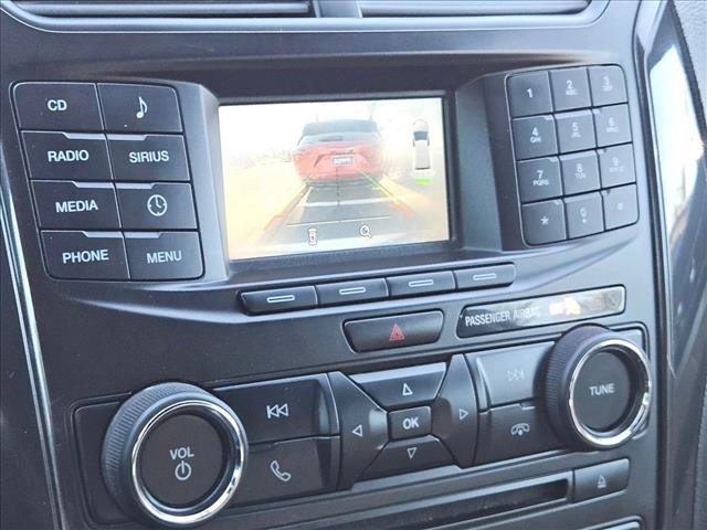 Used 2017 Ford Explorer XLT image 12