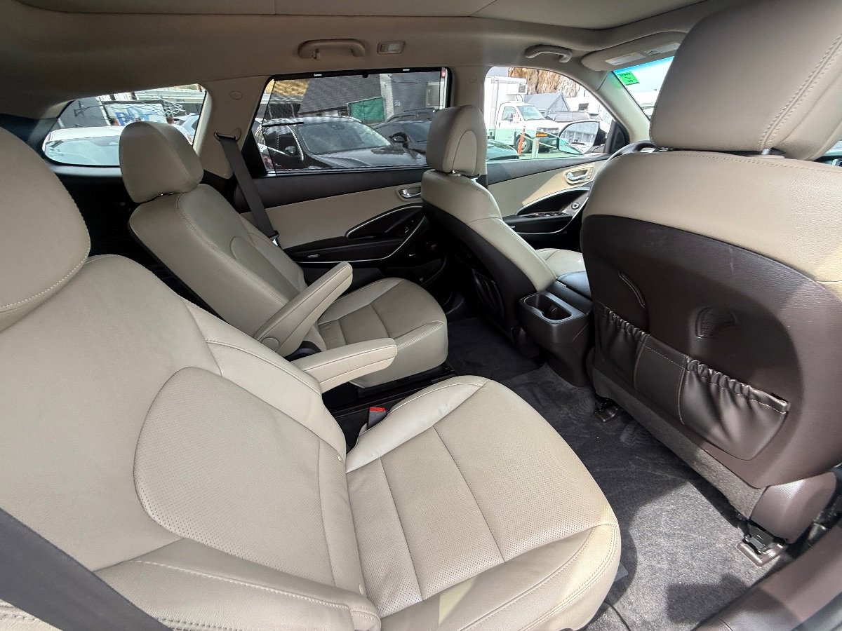 Used 2019 Hyundai Santa Fe XL FWD image 21
