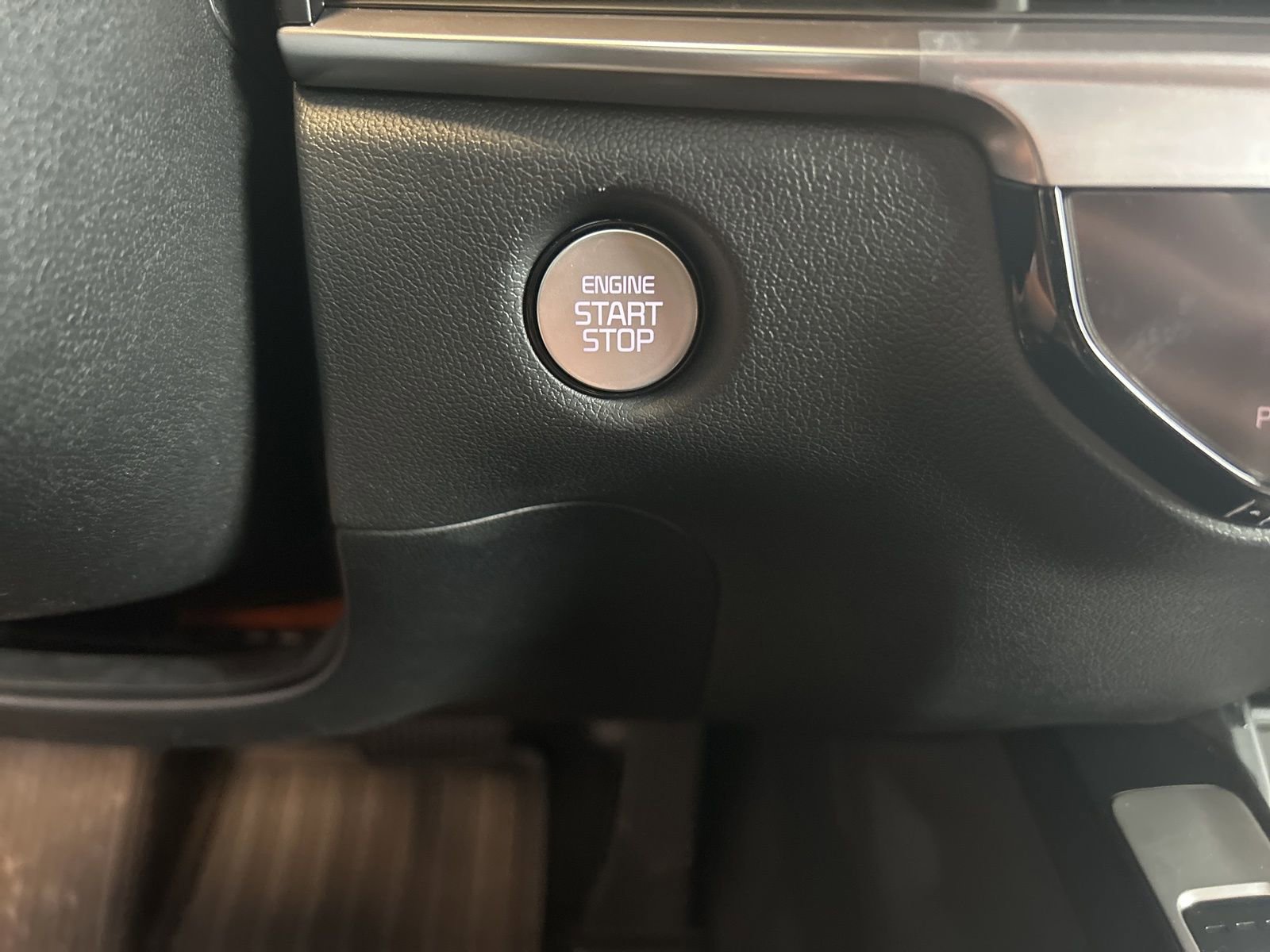 New 2025 Kia Sorento EX image 32