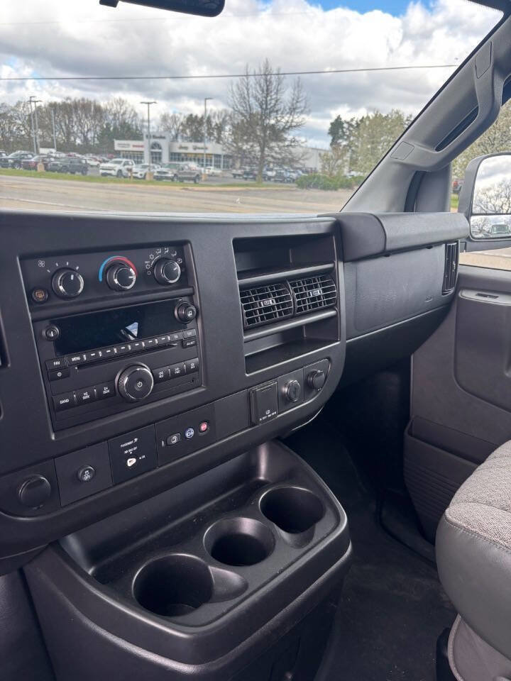 Used 2019 Chevrolet Express 2500 w/ Driver Convenience Package RWD image 2