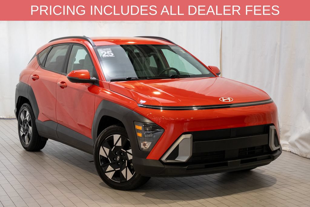 Used 2025 Hyundai Kona SEL FWD image 1