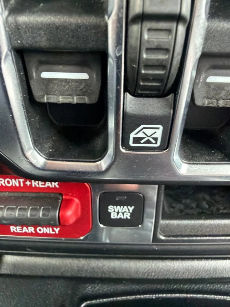 Used 2020 Jeep Wrangler Unlimited Rubicon w/ LED Lighting Group AWD/4WD image 34